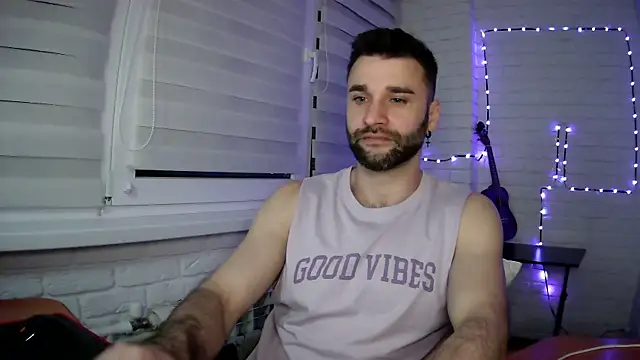 Snapshot of DaddySlava chatting on 05-02-26, 08:03 DaddySlava online show from 05-02-26, 08:03