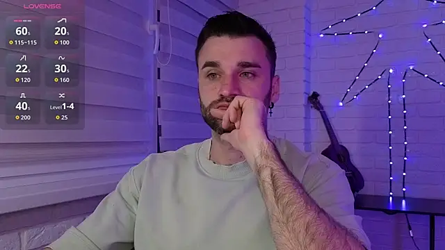 Snapshot of DaddySlava chatting on 05-15-26, 07:32 DaddySlava online show from 05-15-26, 07:32