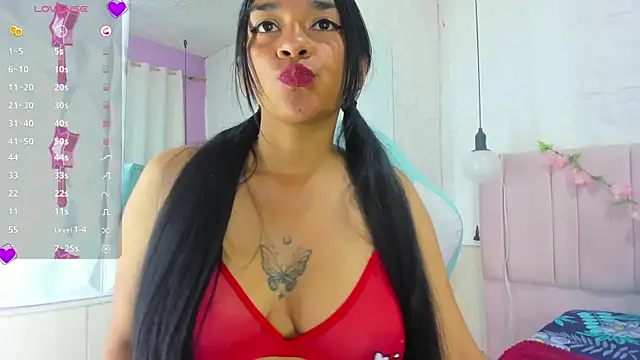 Snapshot of cloe_maisonn chatting on 04-11-26, 01:15 cloe maisonn online show from 04-11-26, 01:15