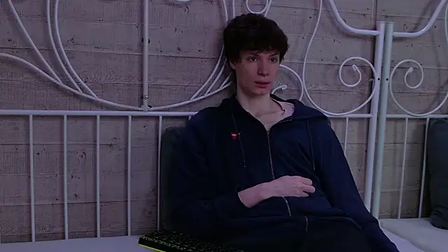 Snapshot of EdwardHogan chatting on 04-03-26, 03:54 EdwardHogan online show from 04-03-26, 03:54