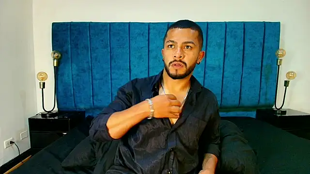 Snapshot of Enzo_Vitale_ chatting on 04-05-26, 11:29 Enzo Vitale online show from 04-05-26, 11:29