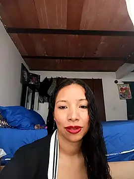 Snapshot of Wolfamara chatting on 04-22-26, 01:12 Wolfamara online show from 04-22-26, 01:12