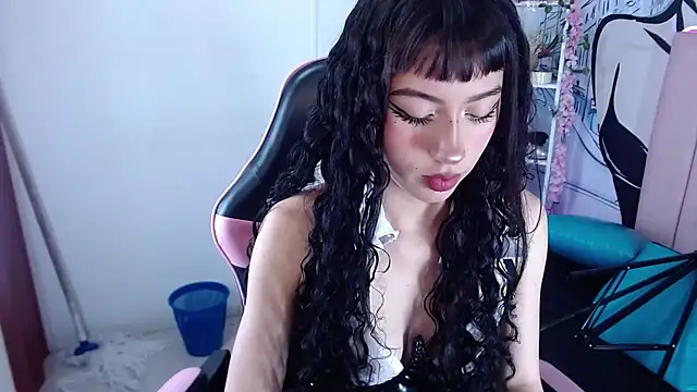 Snapshot of adulce_pinkcm chatting on 05-17-26, 02:24 adulce pinkcm online show from 05-17-26, 02:24