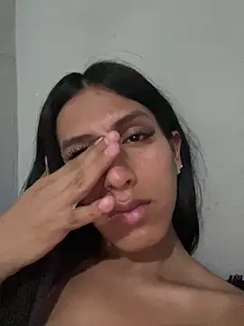 luna duque online show from 06-05-26, 07:47