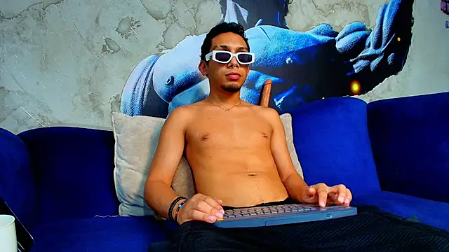 Snapshot of enzo_soto chatting on 04-11-26, 11:09 enzo soto online show from 04-11-26, 11:09