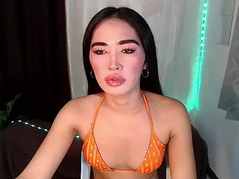 Snapshot of urasiankylie chatting on 06-24-26, 06:07 urasiankylie online show from 06-24-26, 06:07