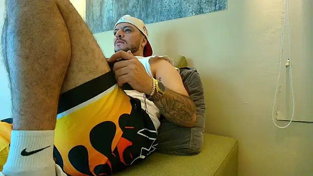 TROY KIRK online show from 04-09-26, 03:28