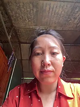 Snapshot of Huonglyna chatting on 04-22-26, 01:19 Huonglyna online show from 04-22-26, 01:19