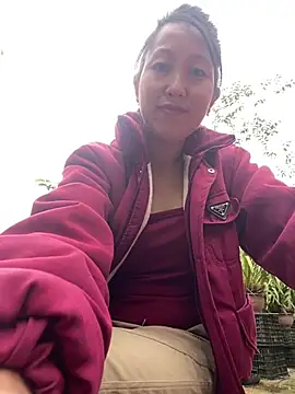 Snapshot of Huonglyna chatting on 04-29-26, 01:43 Huonglyna online show from 04-29-26, 01:43