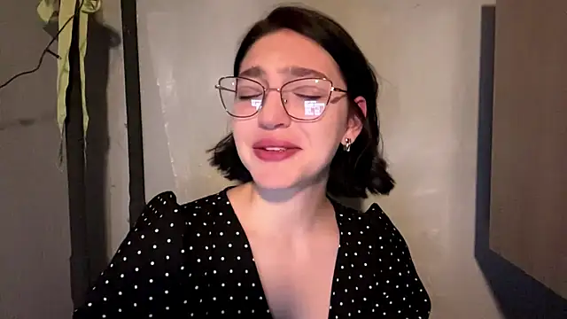 Snapshot of SinfulStarlight chatting on 04-05-26, 01:30 SinfulStarlight online show from 04-05-26, 01:30