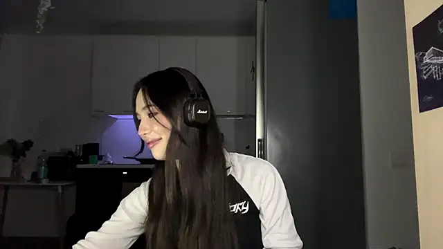 Snapshot of Elizabetswan chatting on 04-05-26, 07:33 Elizabetswan online show from 04-05-26, 07:33