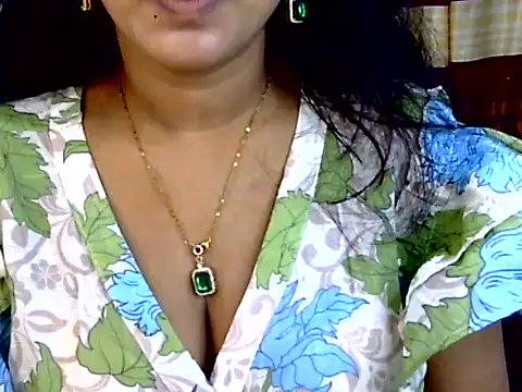 Snapshot of Noor_Zarin chatting on 04-13-26, 05:18 Noor Zarin online show from 04-13-26, 05:18