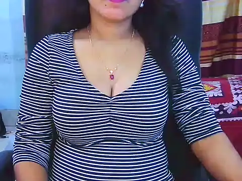 Snapshot of Noor_Zarin chatting on 04-19-26, 01:10 Noor Zarin online show from 04-19-26, 01:10