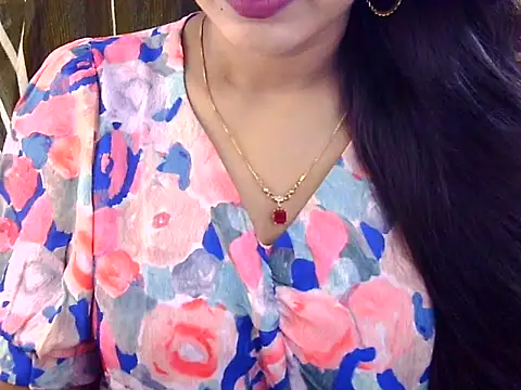 Snapshot of Noor_Zarin chatting on 05-14-26, 02:57 Noor Zarin online show from 05-14-26, 02:57