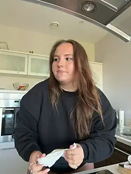 Hollpopss online show from 04-24-26, 11:12