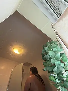 Hollpopss online show from 04-25-26, 07:55