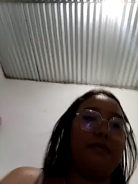 naughty girl hot  online show from 04-19-26, 02:16