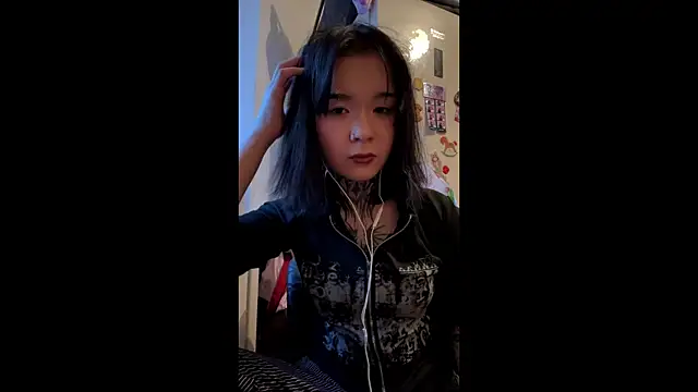 Snapshot of Juliou_ chatting on 04-03-26, 01:09 Juliou online show from 04-03-26, 01:09