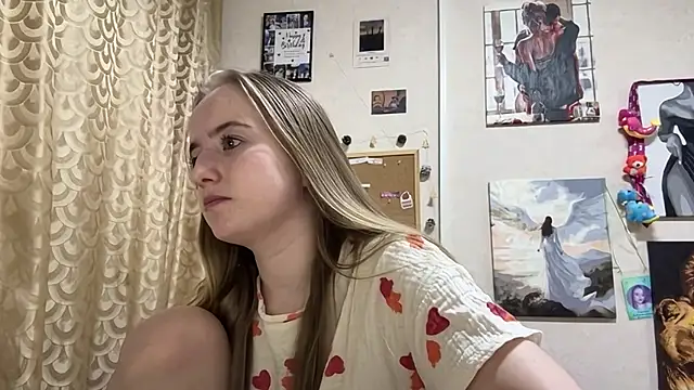 Snapshot of SabinaHaggen chatting on 04-02-26, 08:39 SabinaHaggen online show from 04-02-26, 08:39