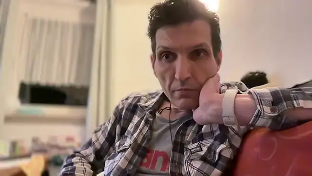 Snapshot of Dermart chatting on 04-02-26, 11:35 Dermart online show from 04-02-26, 11:35