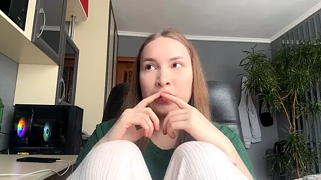 Milaissocute online show from 04-28-26, 10:09