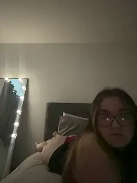 Snapshot of Filthy-Ella69 chatting on 04-05-26, 05:32 Filthy-Ella69 online show from 04-05-26, 05:32