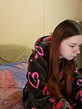 JessicaHolland1 online show from 04-15-26, 06:09