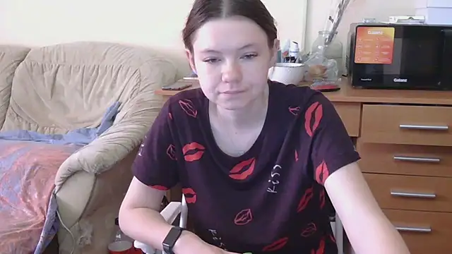 JessicaHolland1 online show from 05-22-26, 09:15