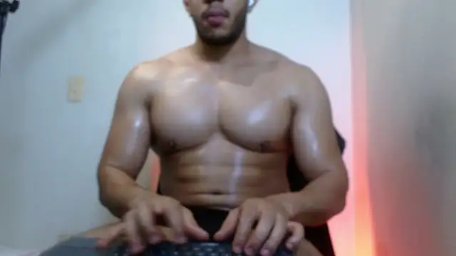 Snapshot of georgeholl chatting on 05-20-26, 02:18 georgeholl online show from 05-20-26, 02:18