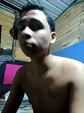 Snapshot of Emyli_Liammm chatting on 04-03-26, 09:07 Emyli Liammm online show from 04-03-26, 09:07