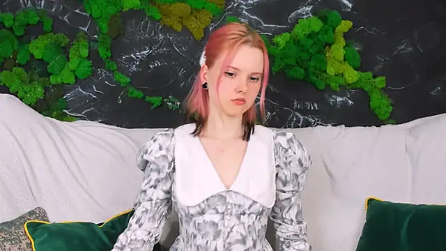 Snapshot of Lina_Veyra chatting on 04-07-26, 12:49 Lina Veyra online show from 04-07-26, 12:49