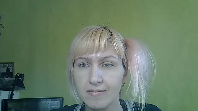 Snapshot of Helgy_asy chatting on 04-09-26, 11:26 Helgy asy online show from 04-09-26, 11:26