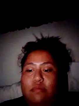 Snapshot of Simple_y0urs chatting on 04-06-26, 01:56 Simple y0urs online show from 04-06-26, 01:56