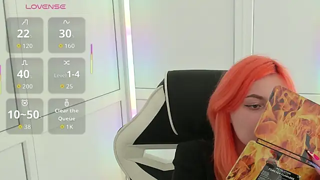 Snapshot of NightLeaf chatting on 04-08-26, 01:11 NightLeaf online show from 04-08-26, 01:11