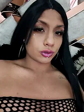 Laura D online show from 04-28-26, 07:41