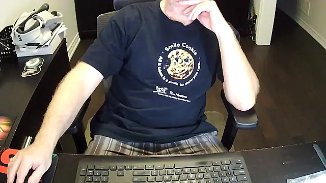 Snapshot of Shalun2000 chatting on 05-25-26, 03:12 Shalun2000 online show from 05-25-26, 03:12