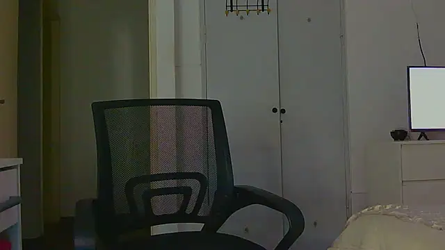 Snapshot of petitebelu chatting on 07-28-26, 08:52 petitebelu online show from 07-28-26, 08:52