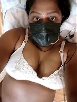 Snapshot of Romantic_Woman chatting on 04-05-26, 01:52 Romantic Woman online show from 04-05-26, 01:52