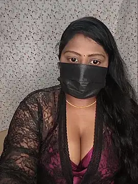 Romantic Woman online show from 06-06-26, 07:07