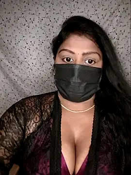 Romantic Woman online show from 07-31-26, 06:51