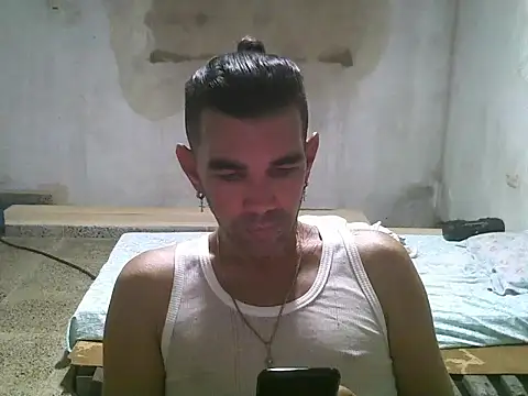 Snapshot of Brian8969 chatting on 04-08-26, 12:43 Brian8969 online show from 04-08-26, 12:43