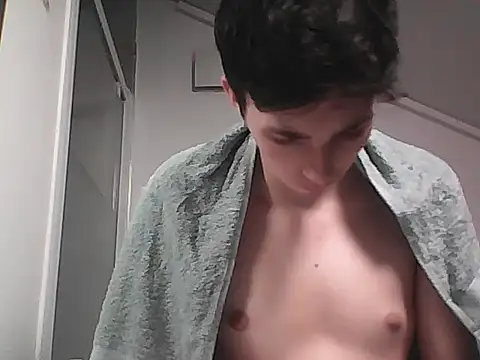 Snapshot of biscotte-du-85 chatting on 04-05-26, 06:32 biscotte-du-85 online show from 04-05-26, 06:32