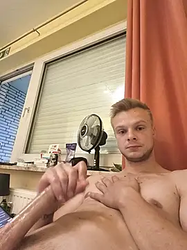 Snapshot of CuteDenno chatting on 07-18-26, 07:28 CuteDenno online show from 07-18-26, 07:28