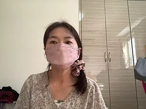 Snapshot of lemonade_madame chatting on 07-18-26, 11:52 lemonade madame online show from 07-18-26, 11:52