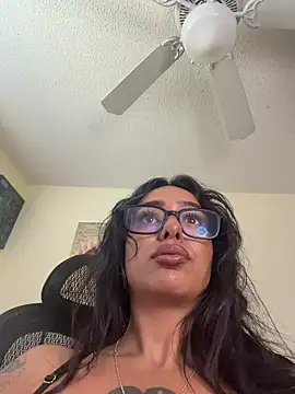 Snapshot of Controllercutie chatting on 04-07-26, 06:41 Controllercutie online show from 04-07-26, 06:41