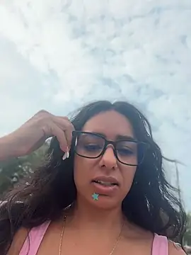 Controllercutie online show from 04-29-26, 02:21