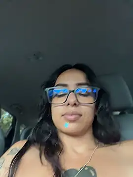 Controllercutie online show from 04-29-26, 05:30