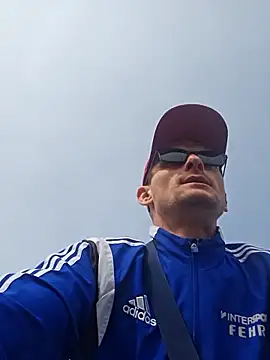 UpbeatXiphias online show from 04-10-26, 01:05