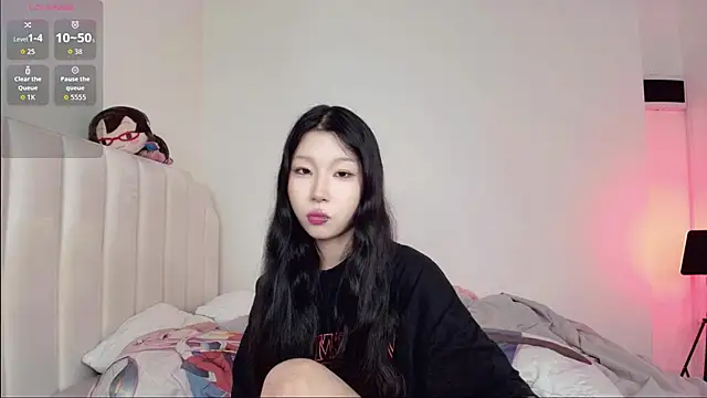 Snapshot of ayasinji chatting on 04-19-26, 11:31 ayasinji online show from 04-19-26, 11:31