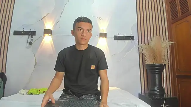 DilanAndKing online show from 04-12-26, 01:16
